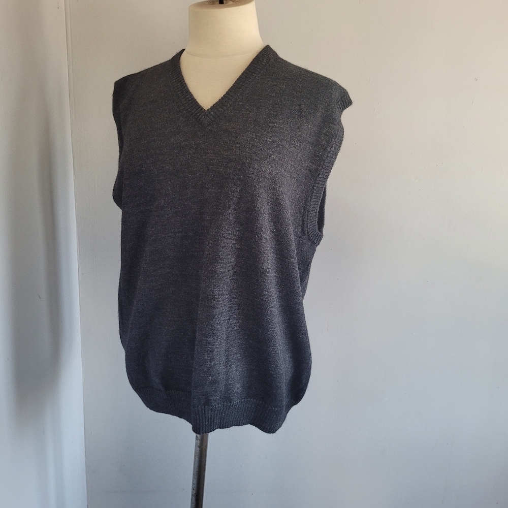 Pronto Uomo Men's Gray V-Neck Sweater Vest Size L
